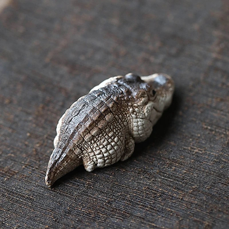 Cute Chubby Crocodile Figurine Realistic Little Crocodiles Ornament Resin Tea Pet Model Home Decor Funny Feng Shui Gifts