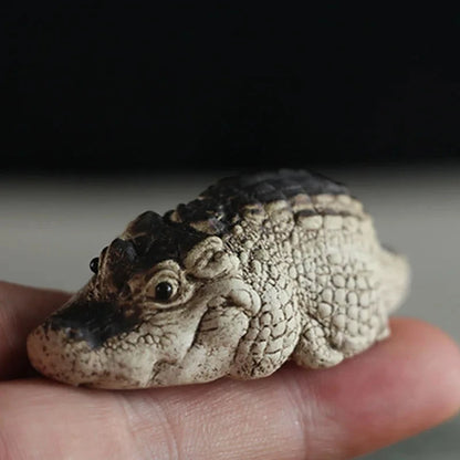 Cute Chubby Crocodile Figurine Realistic Little Crocodiles Ornament Resin Tea Pet Model Home Decor Funny Feng Shui Gifts